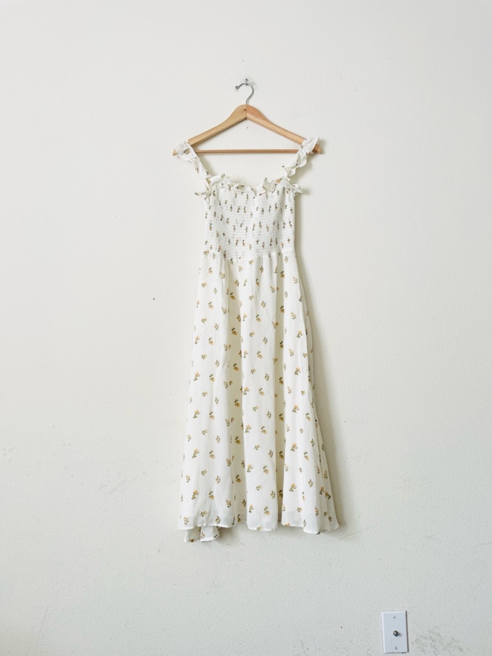 Reformation XS Siesta smocked sleeveless crepe floral slit hem midi dress - Picture 3 of 8